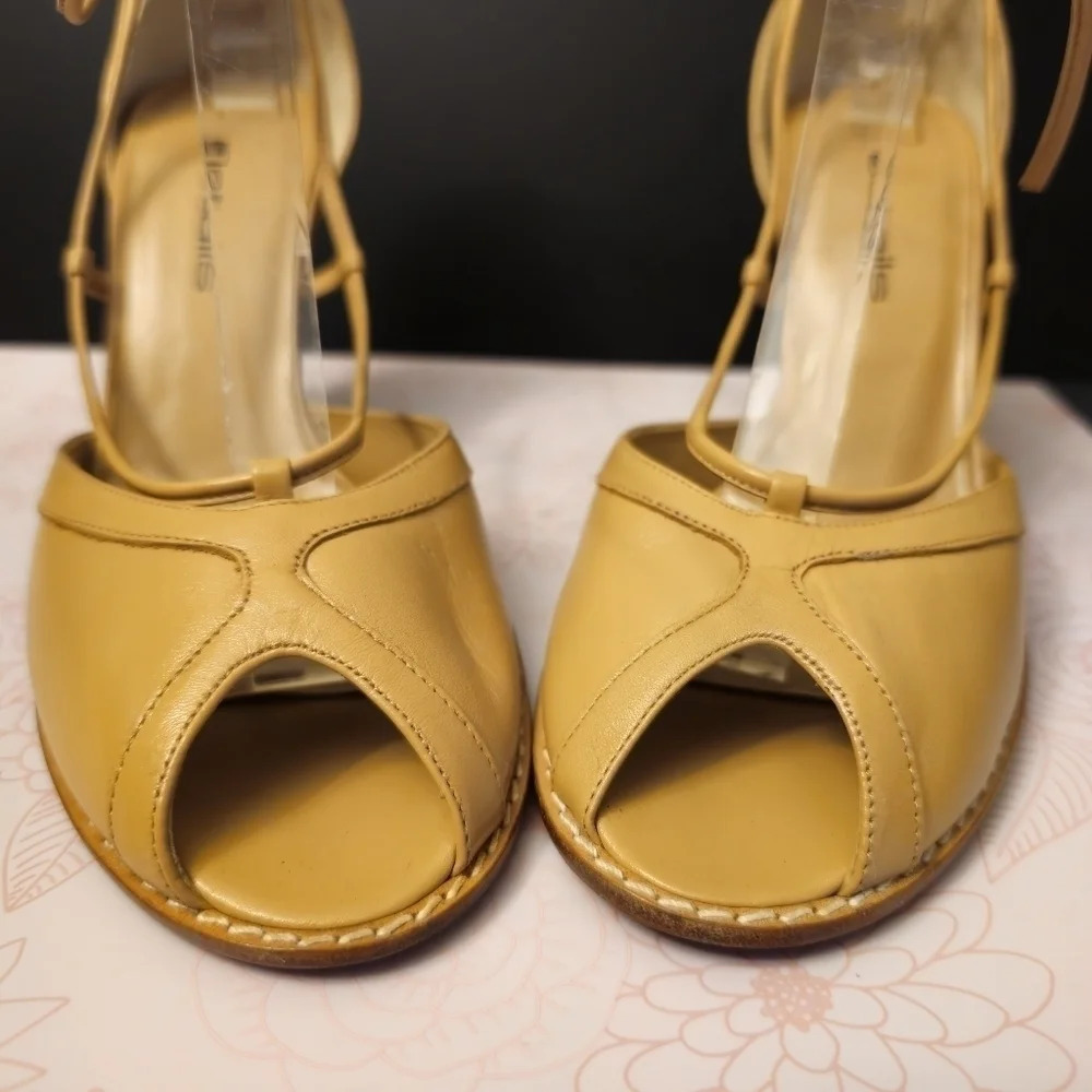 Beautiful leather heels with ankle tie - Picture 4 of 15